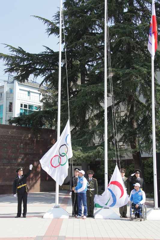 Ванкувер - Сочи! Олимпийские флаги!