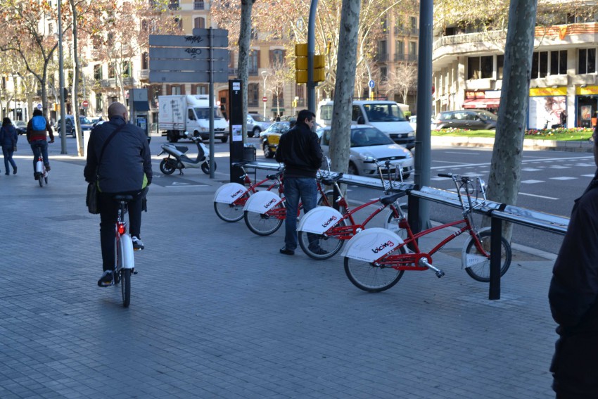 Парковка для бисинга - велосипед по абонементу для горожан в Барселоне