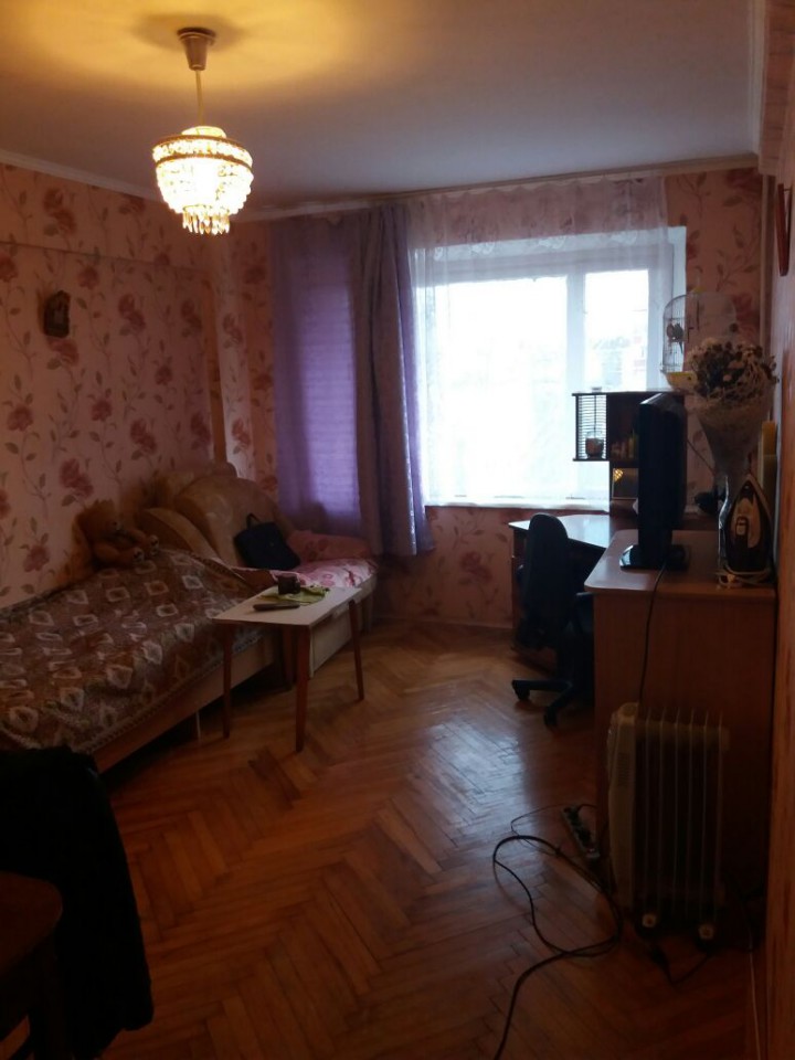 Продаю 2-х комнатную квартиру ул.Чехова 58