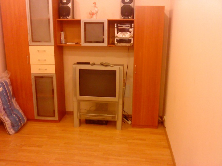 Сдаю 2-х комнатную квартиру на ул. Горького.