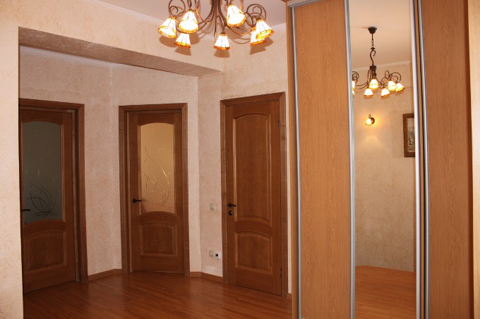 Продаю 3-х комнатную на ул. Гончарова.