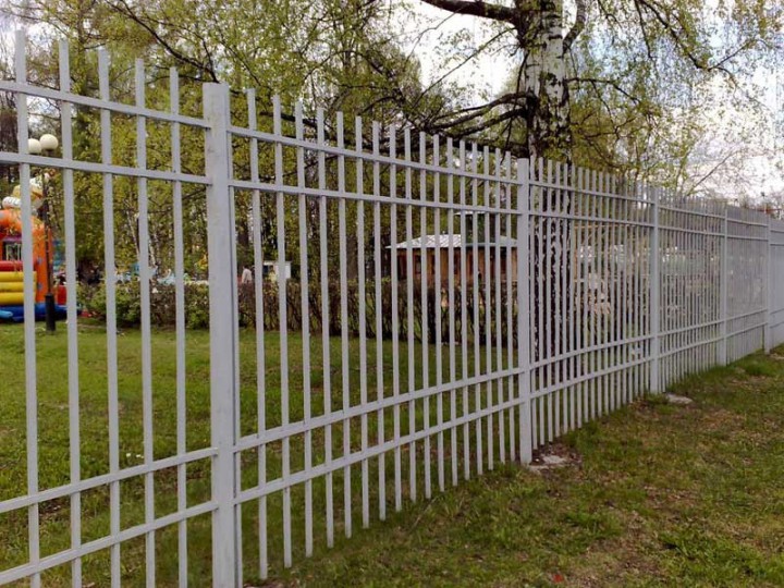Заборы из профнастила, сетки рабица, решетчатые. Краснодар.