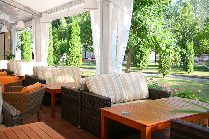 Аренда тентовых конструкций, шатров, мебели 