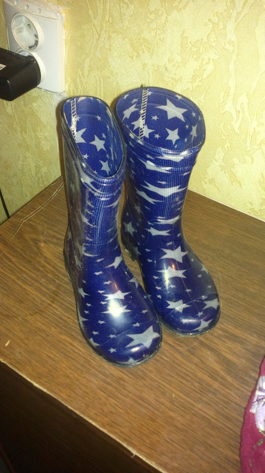 Продаю резиновые сапоги 21 размера