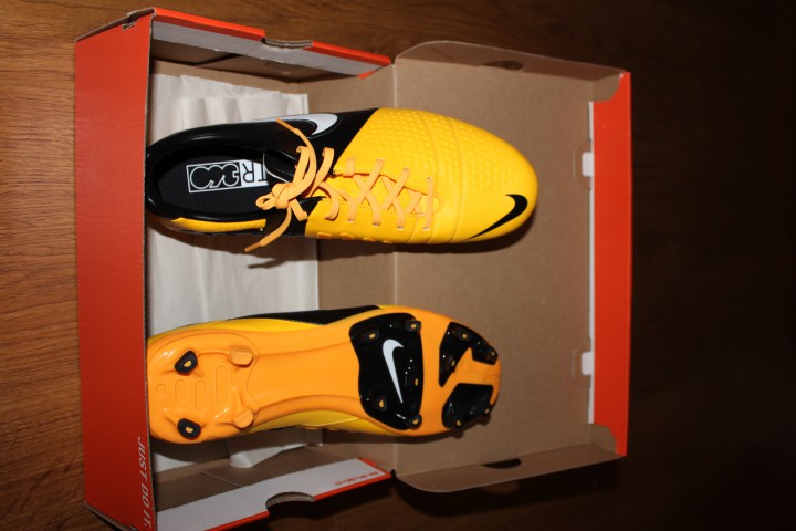 Продаю бутсы NIKE CTR360 LIBRETTO III FG