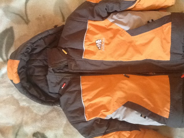 Продам верхнюю одежду на мальчика