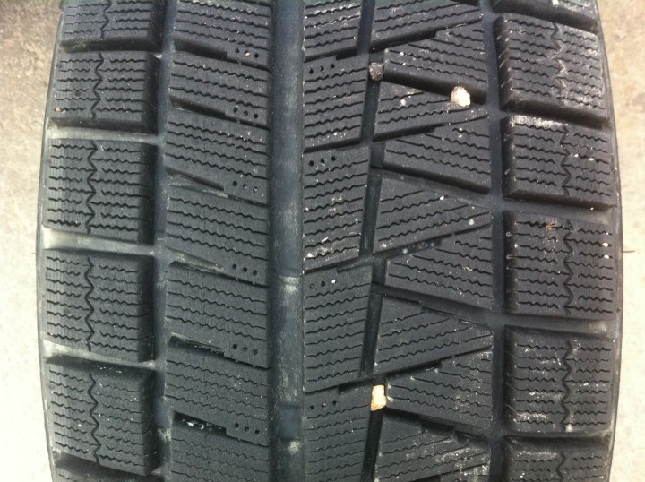 Продам зимние шины Bridgstone