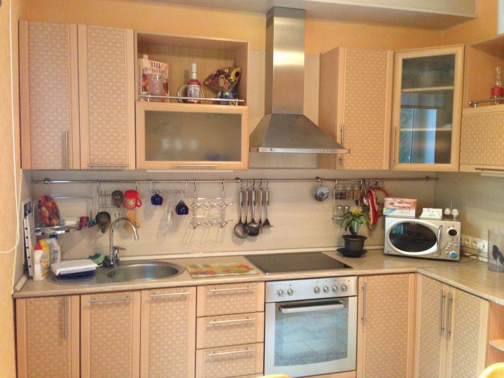 Сдаю свою 2-к кв в Адлере в р-не вокзала