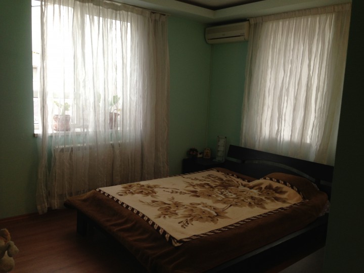 Сдаю свою 2-к кв в Адлере в р-не вокзала