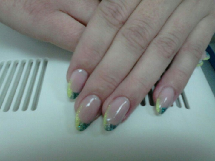 Наращивание ногтей