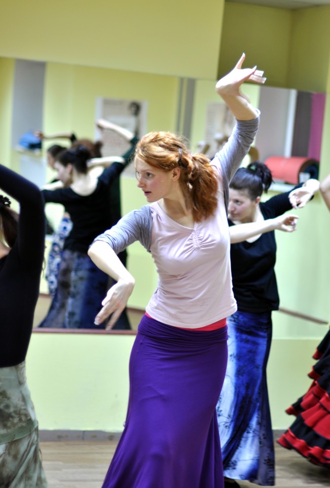 "La tierra": обучение танцу фламенко, игре на кастаньетах
