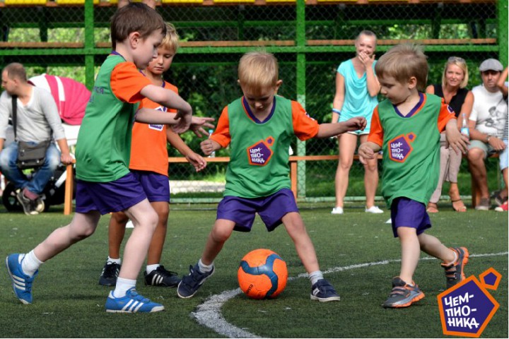 Идёт набор детей 3-7 лет в футбольную школу Чемпионика 