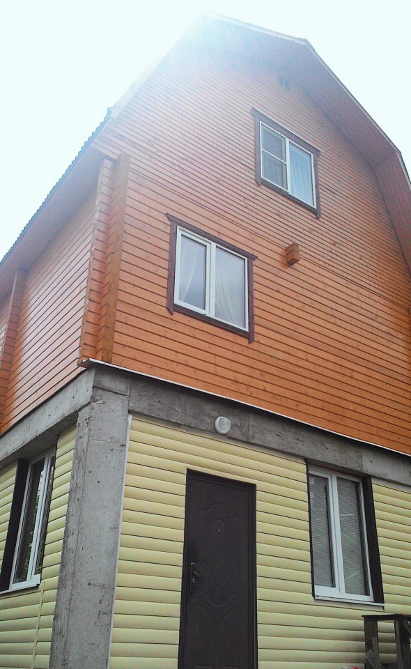 Продам 3-х этажный дом в с. Каштаны