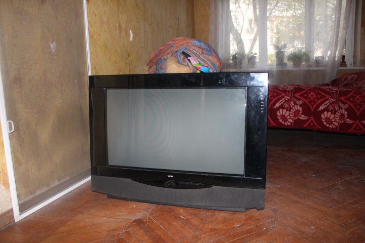 Продам немецкий телевизор ручной сборки Loewe	