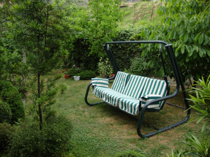 Сдается квартира в частном доме.