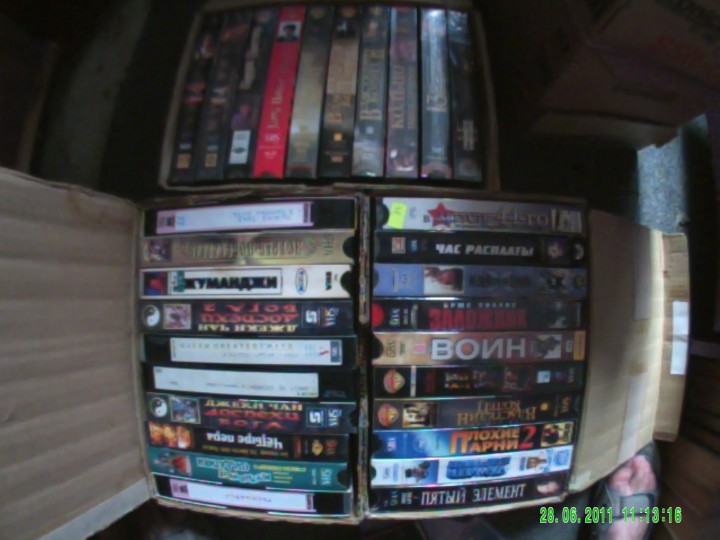 Много VHS кассет, очень много!!