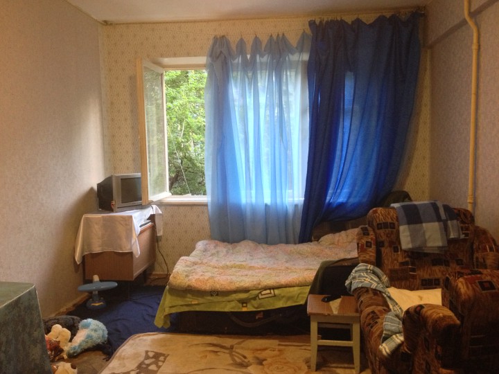 Продаю 2 комнаты в 3х комнатной квартире. Донская 