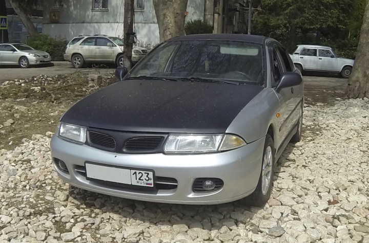 Продам Mitsubishi Carisma 1998