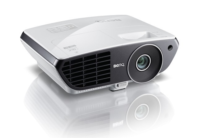 Продам новый проектор BenQ W700 3D Ready и две пары очков BenQ 3